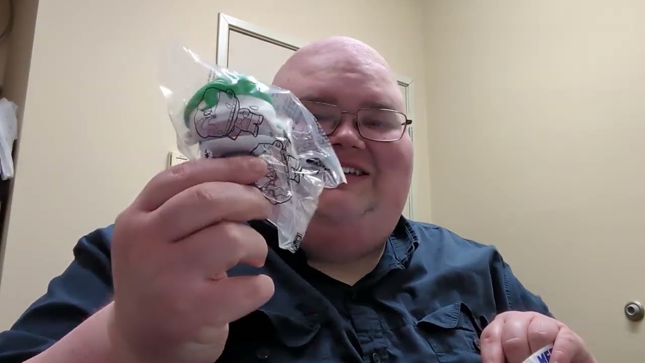 Royce Tries the @BURGERKING Spider-Verse Sundae (and talks about enter the #spiderverse )