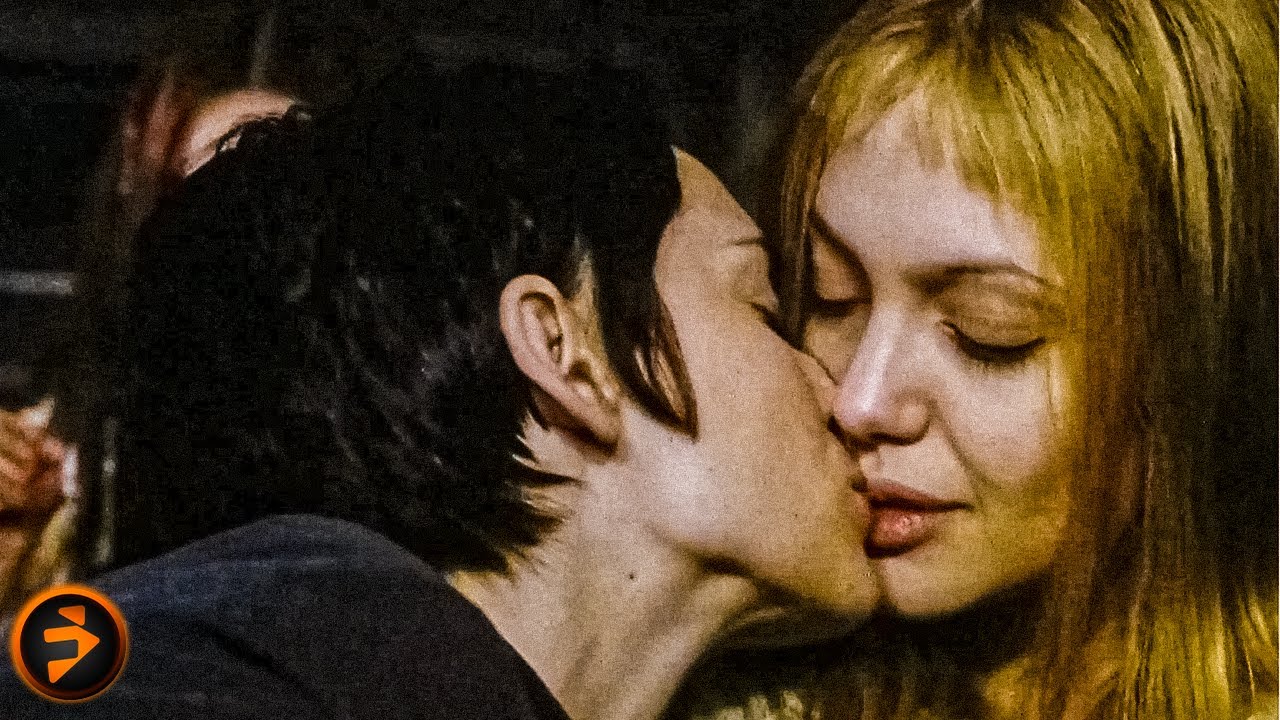 Psych Ward Escape Turns Hot | Winona Ryder, Angelina Jolie | GIRL INTERRUPTED