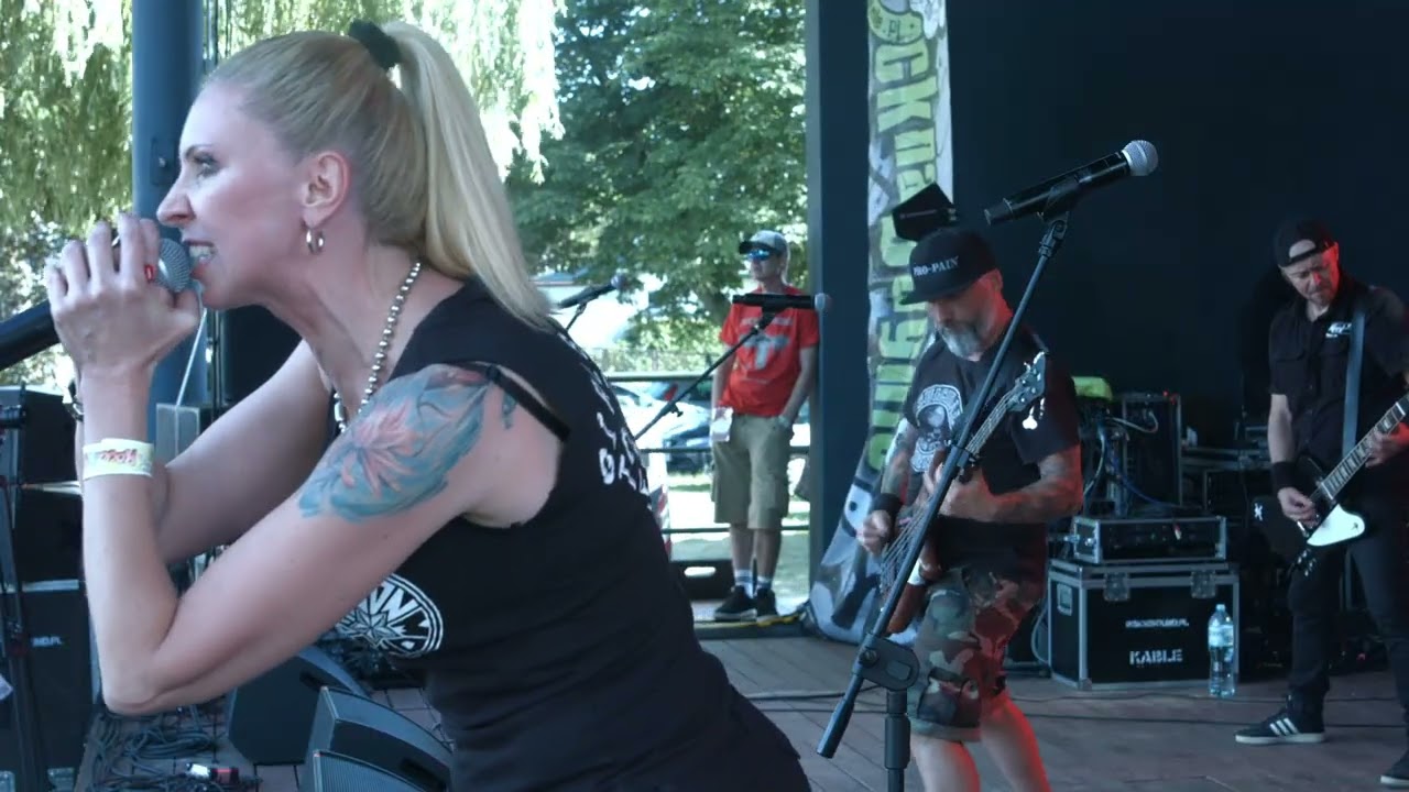 Eye For An Eye - na żywo 