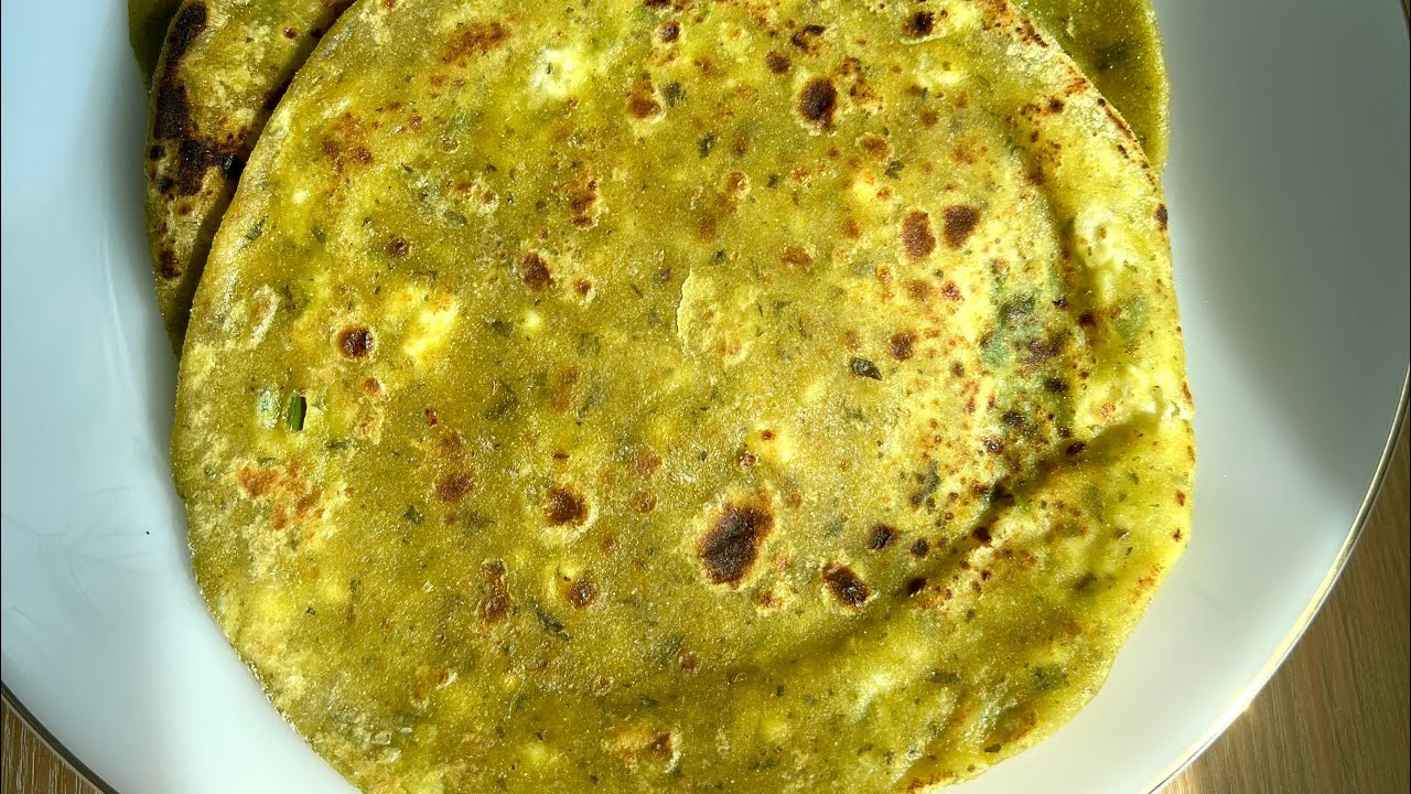 PALAK PANEER PARATHA | SPINACH PARATHA STUFFED WITH PANEER | HEALTHY 