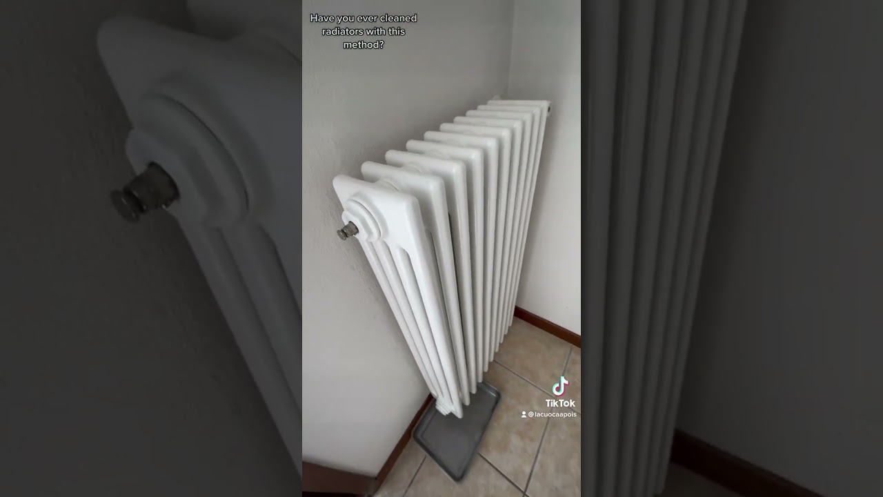 Avete mai pulito i termosifoni in questo modo? ￼ Have you ever cleaned radiators like this?
