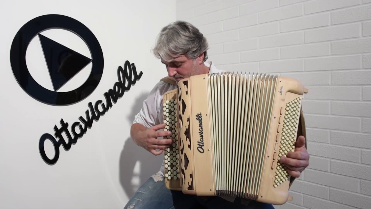 Luigi Francolini test the new Wood Jazz by Ottavianelli Accordions