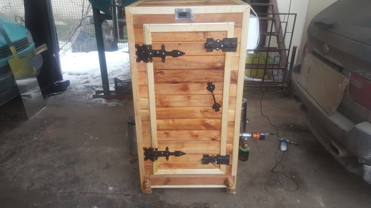 Коптильня электрическая , утепленная из ольхи