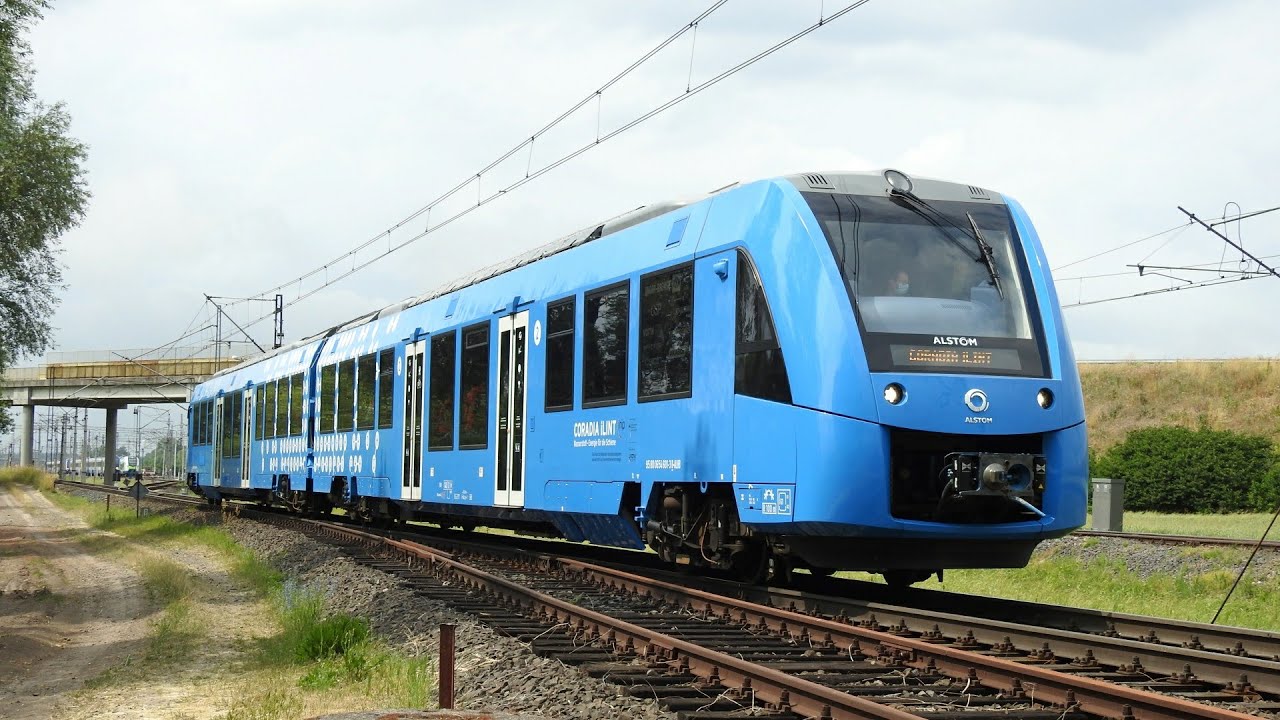 Pociąg wodorowy Alstom Coradia iLint na torze doświadczalnym.