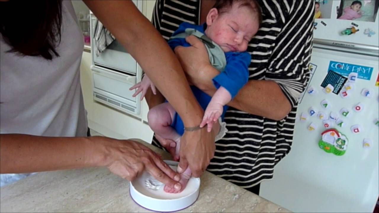 How to take your baby's feet impression using Baby Made's Imprint Kit