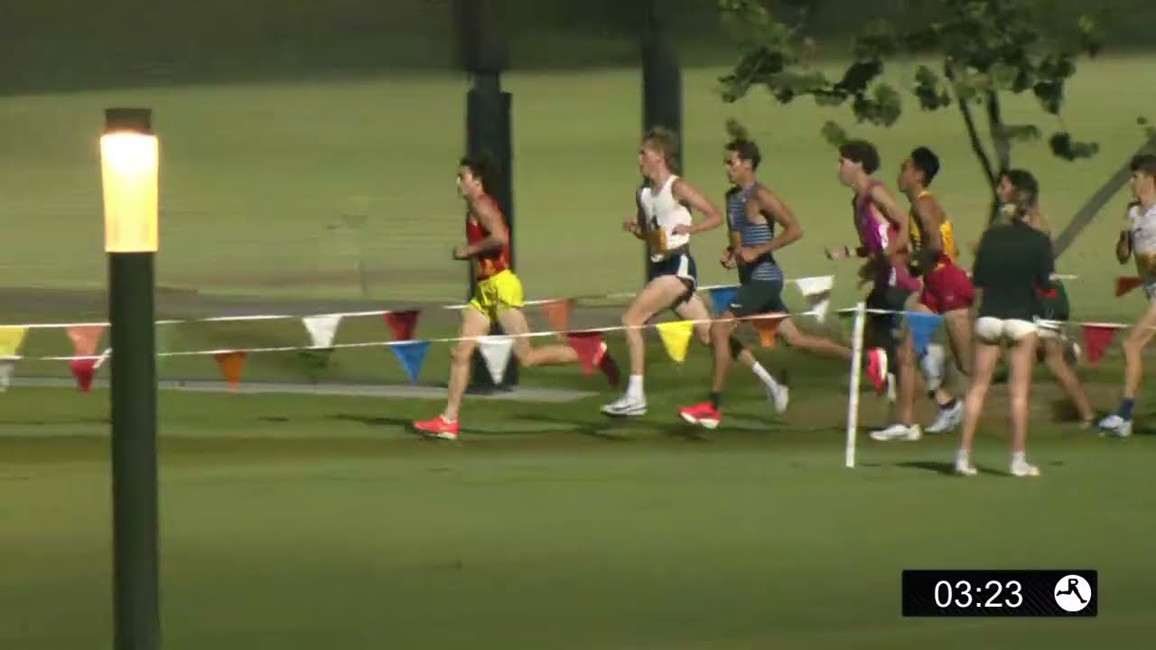 Даг Спек побеждает в забеге на 3 мили среди мальчиков на Woodbridge Cross Country Classic 2025