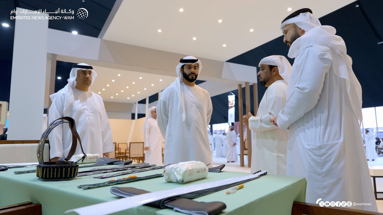هزاع بن حمدان بن زايد يزور مهرجان ومزاد الظفرة للتمور
