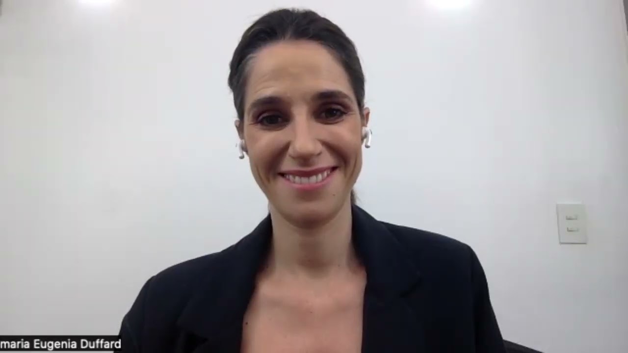 Camila Sosa Villada: “Sostenemos la democracia con una sonrisa amarga, como payasos tristes”