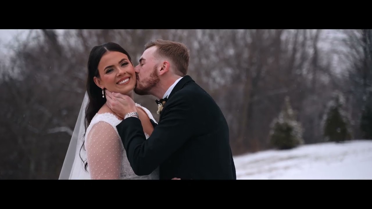 A Sixpence Winter Wedding: Maddie + Noah