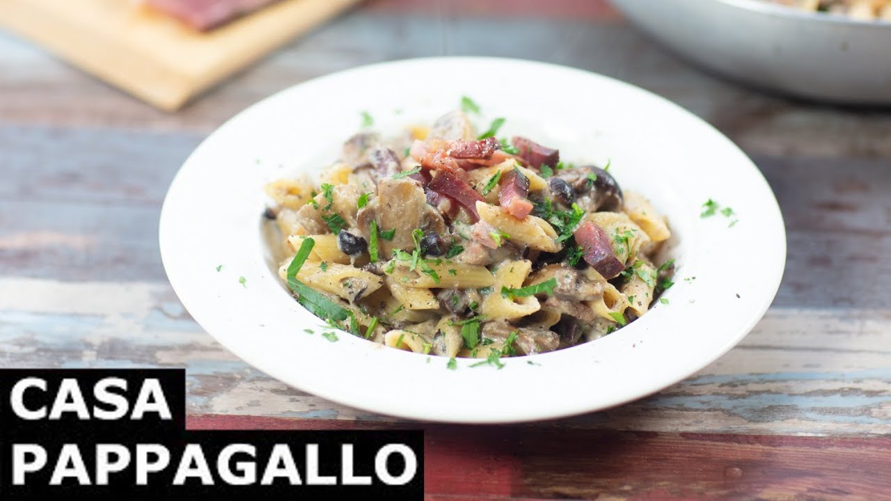 Pasta speck e funghi
