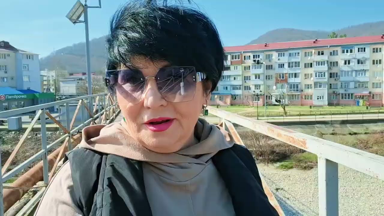 Остается только надеяться/Проблемы маленького поселка🧐