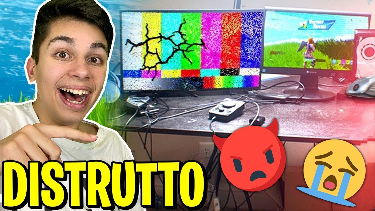 DISTRUGGE la SCRIVANIA perch&egrave; LO TROLLO con le HACK! *IMPAZZISCE*  - Fortnite ITA