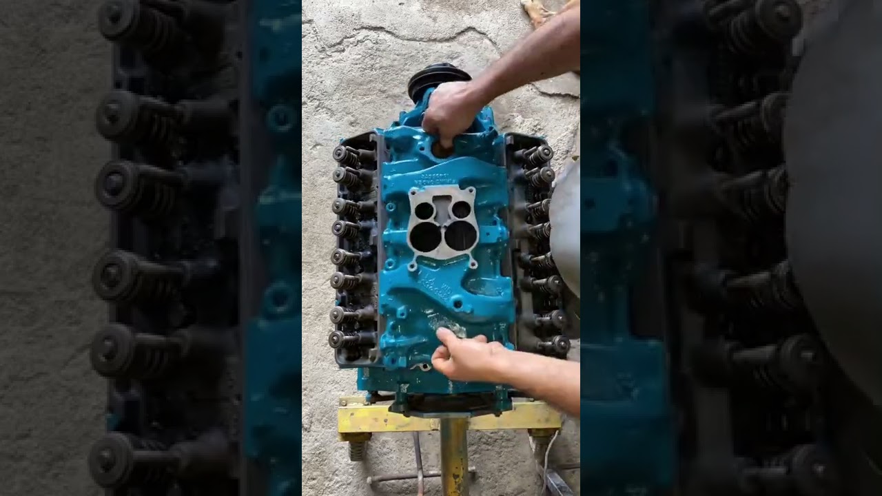 🧑🏽&zwj;🔧 #intake manifold installing on the #sbc #chevy 350 engine     #shorts