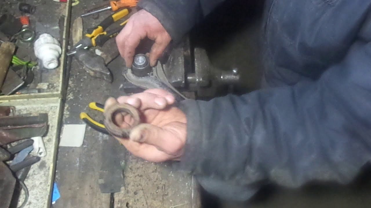 Замена Задних Сайлентблоков Мерседес w202 / replacement of rear silent blocks mercedes w202