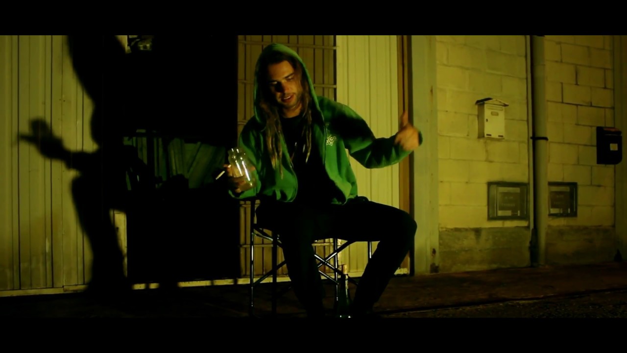 PEYE HONEY - BORRACHO Y SOLO ( VIDEO )