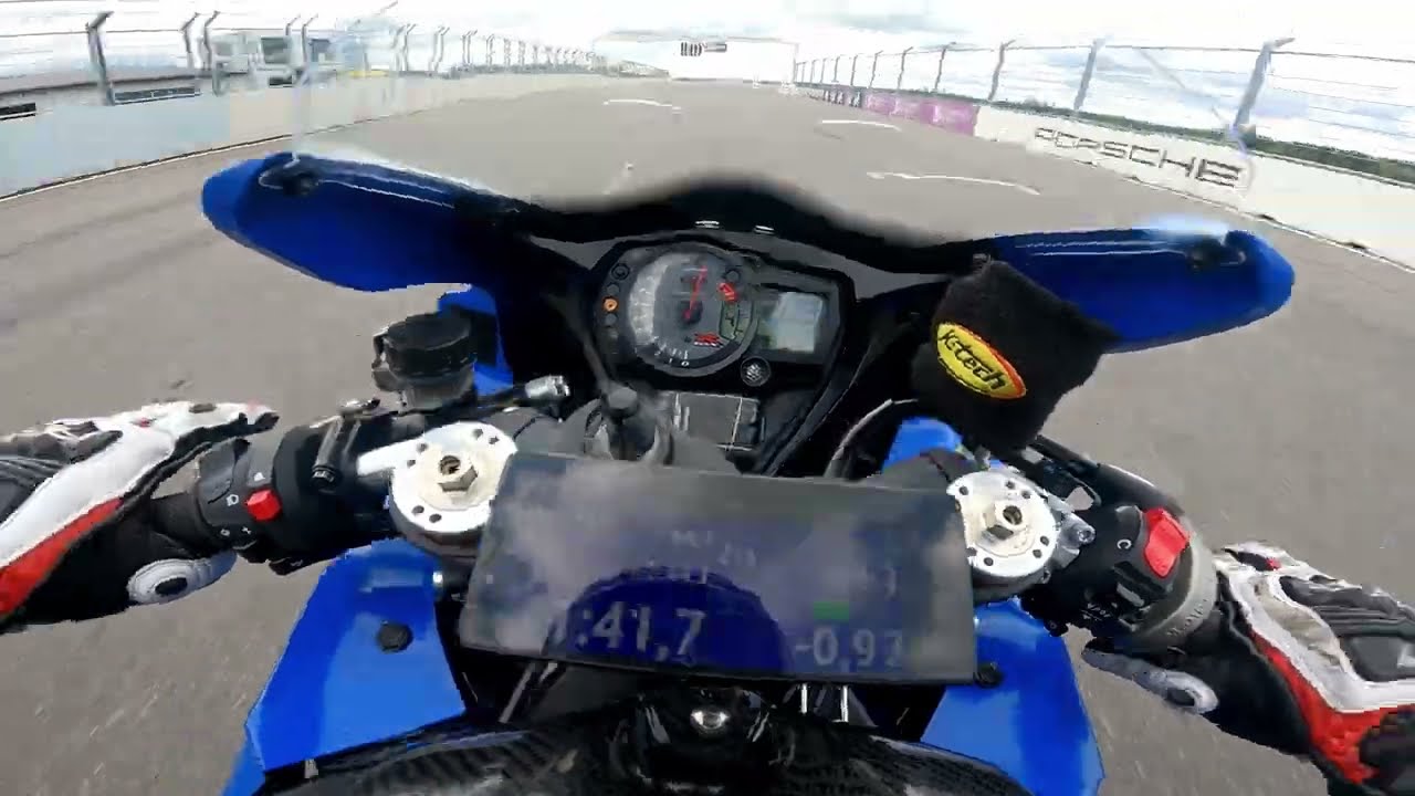 Drivecenter Arena onboard Suzuki GSXR-1000 K8