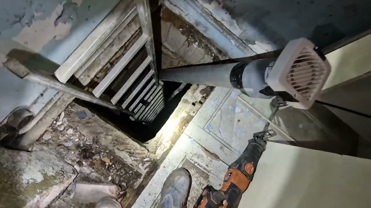 rénovation maison.                                cuve récupération eau pluie