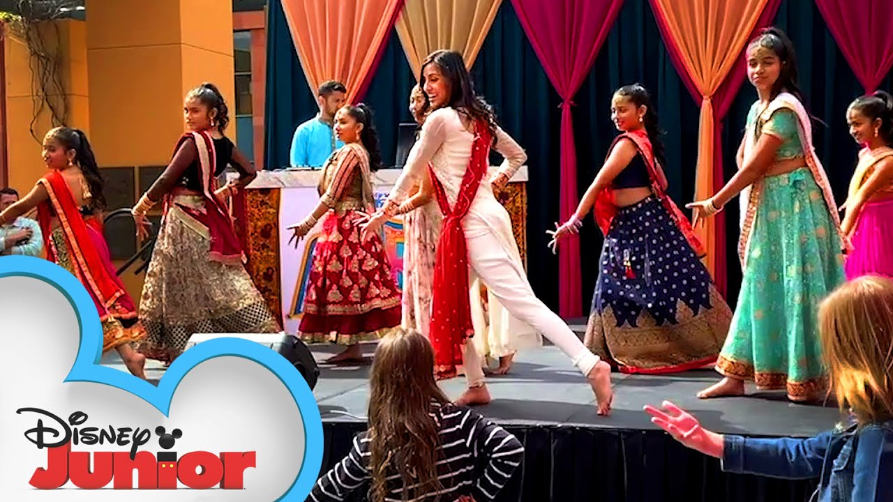 Bollywood Dance Tutorial 💃| Mira, Royal Detective | Disney Junior