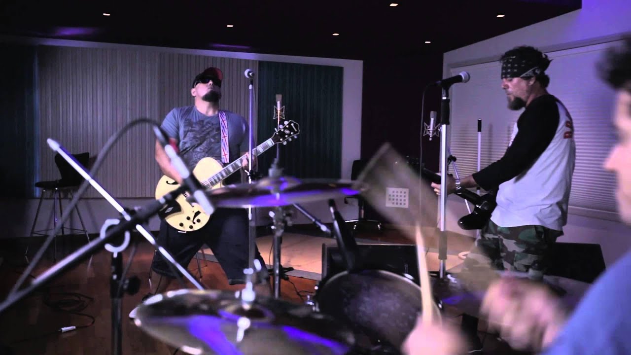 Raimundos - Baculejo (Clipe oficial)