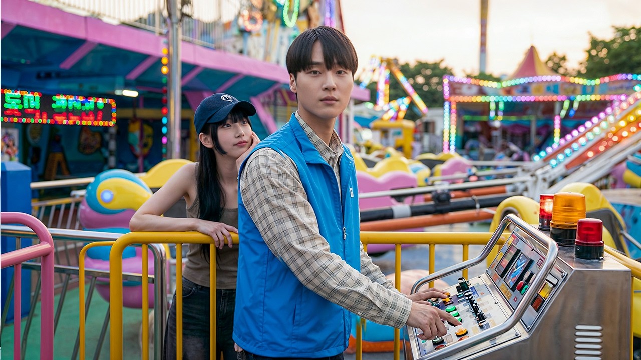 A poor male student suddenly catches the eye of a K-pop idol