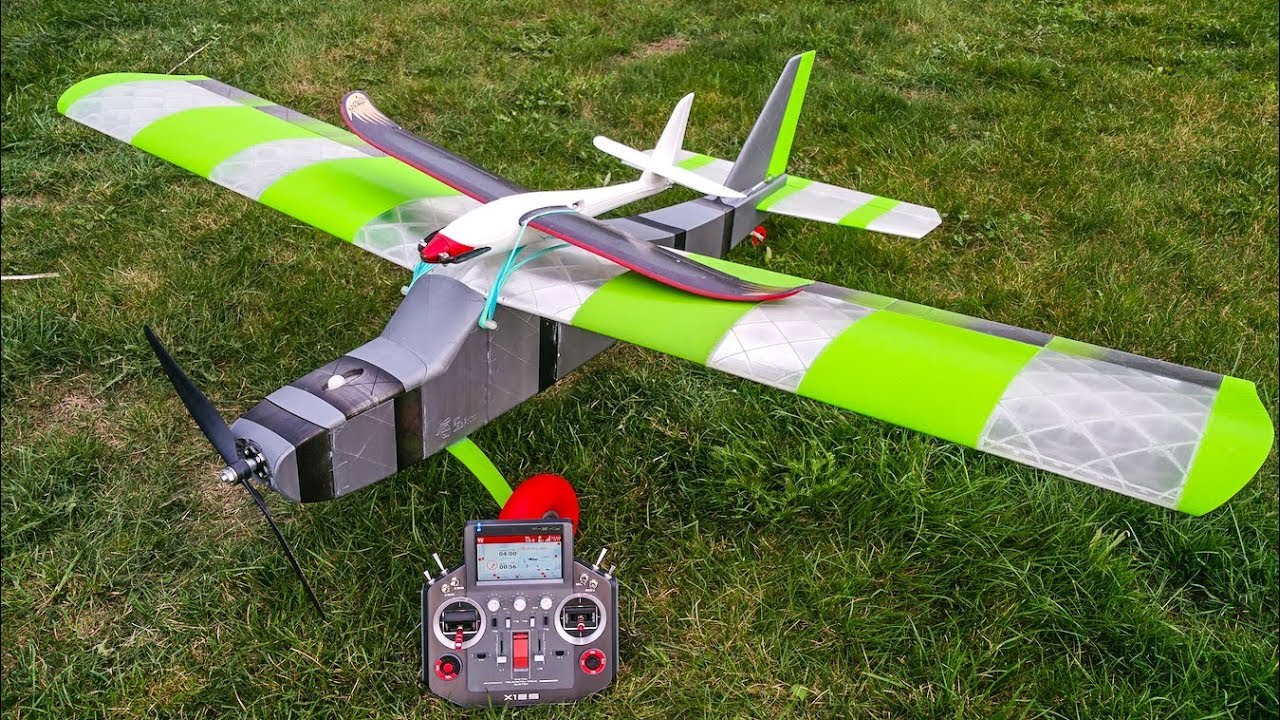 3D tištěný OBŘÍK QTrainer (140%) Test nylon. ostruhy / Big 3D printed QTrainer Test of Nylon part