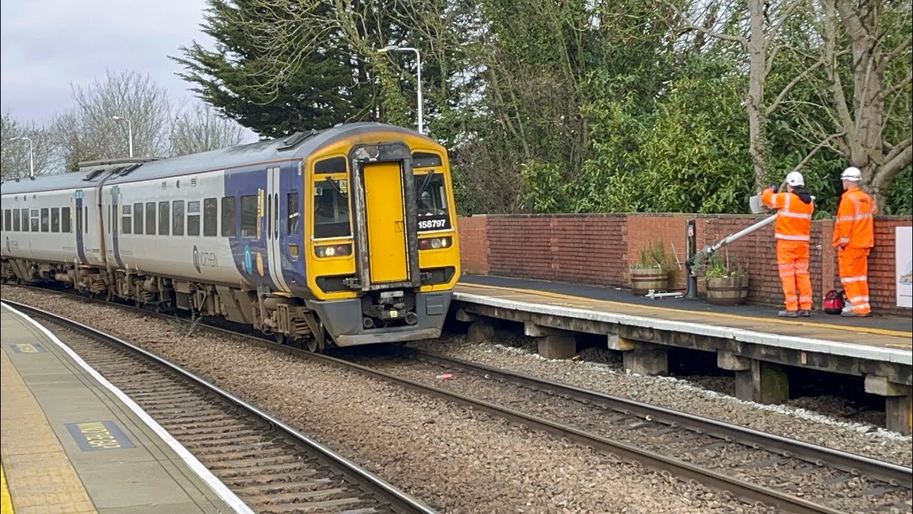 Network rail fixing a light & 158797 1L41 Leeds to Lincoln calls at platform 1 10;50 18L 9/2/2026