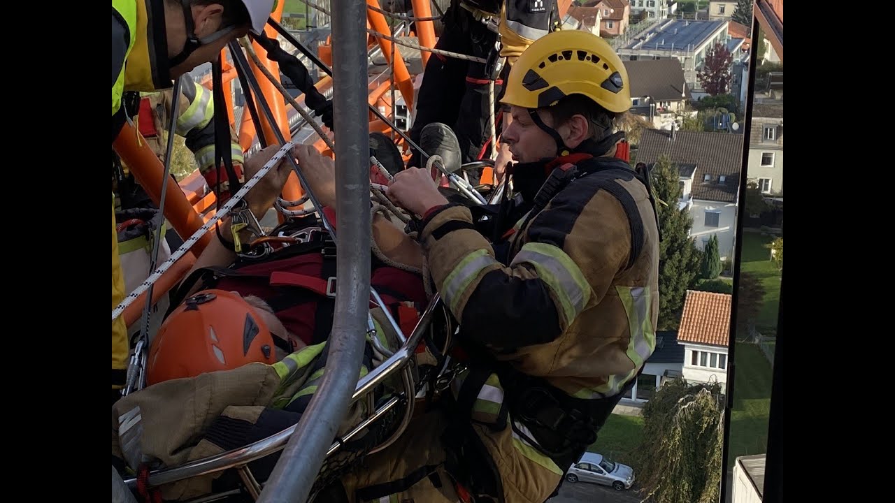 Höhenrettung aus Kran - Gemeinsam mit  Alpine Rettung Ostschweiz und Feuerwehr Horn