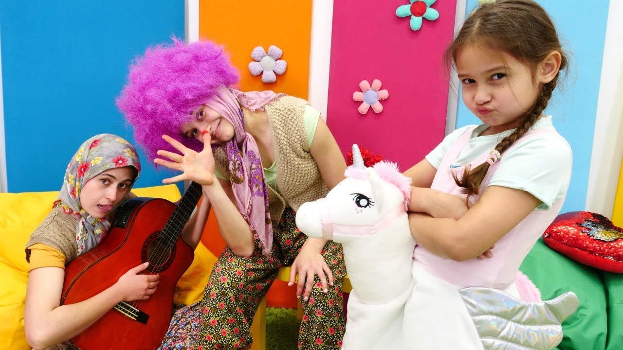 Fındık ailesi. Anneanne ve babaanne Selin'i eğlendiremiyorlar
