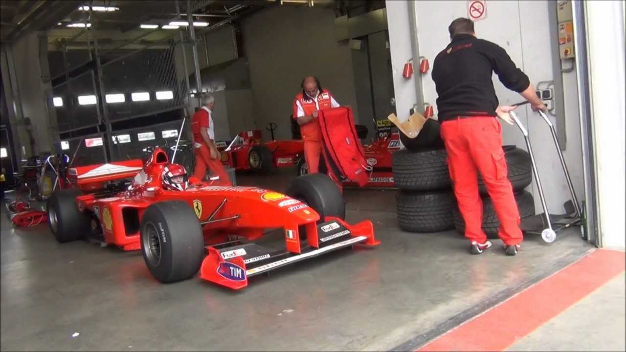 Modena Track Days 2011: Formula One   ferrari leaving the pits - Nürburgring HD