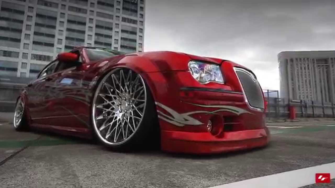 Modified Chrysler 300c on 24" Lexani Wheels