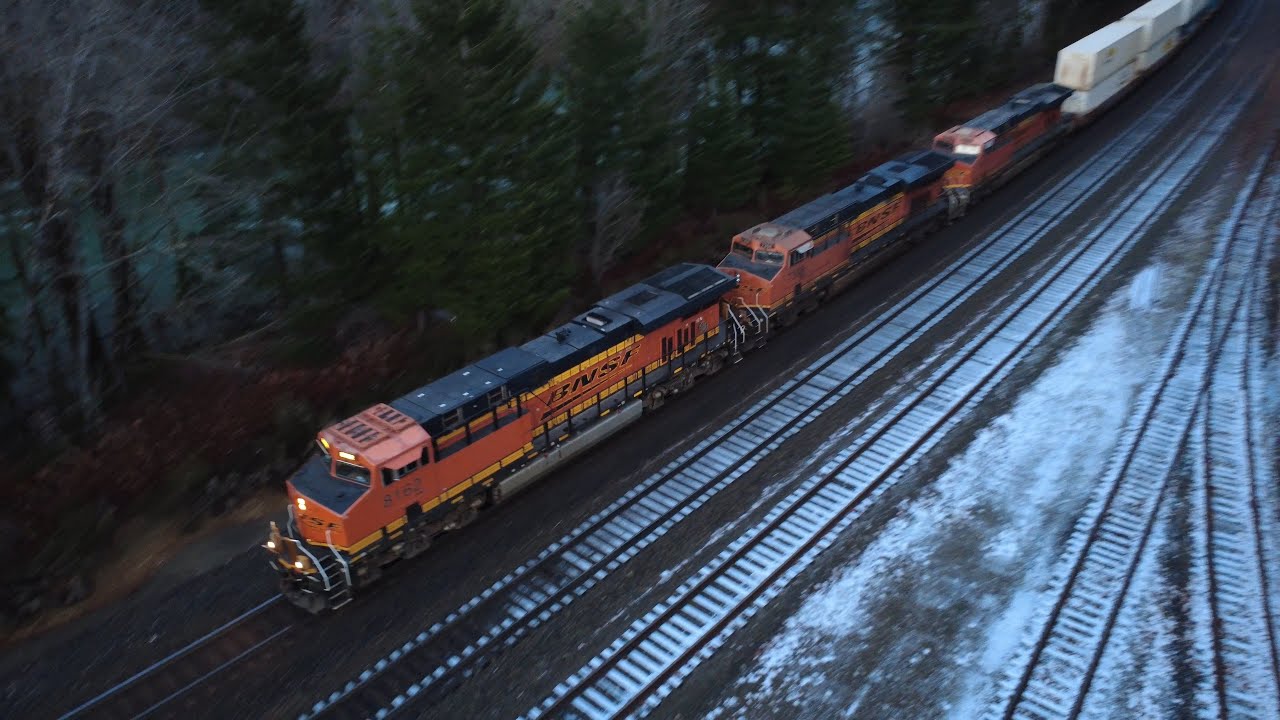 BNSF Stack Trains in Skykomish (Skykomish, WA) - 01/21/2026