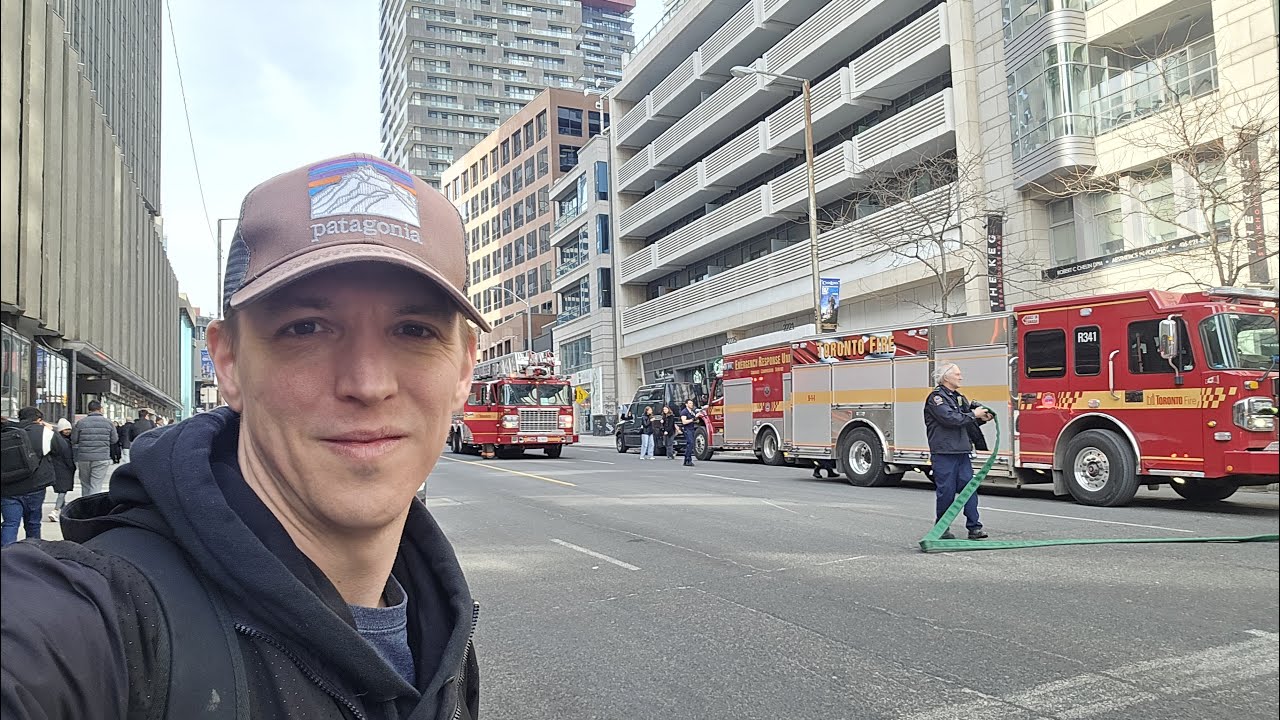 Toronto LIVE: Emergency response?Friday Late Afternoon in the city EH