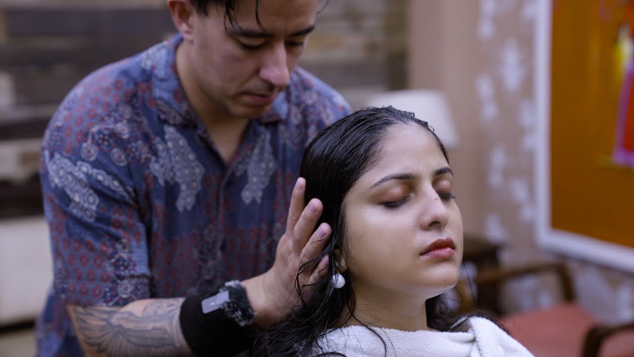 Nomad Barber Performing Head Massage in Indian Massage Studio for the First Time | Indian Massage
