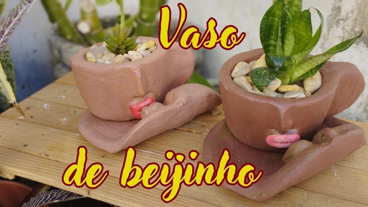 Vaso de beijinho (xícara e pires)