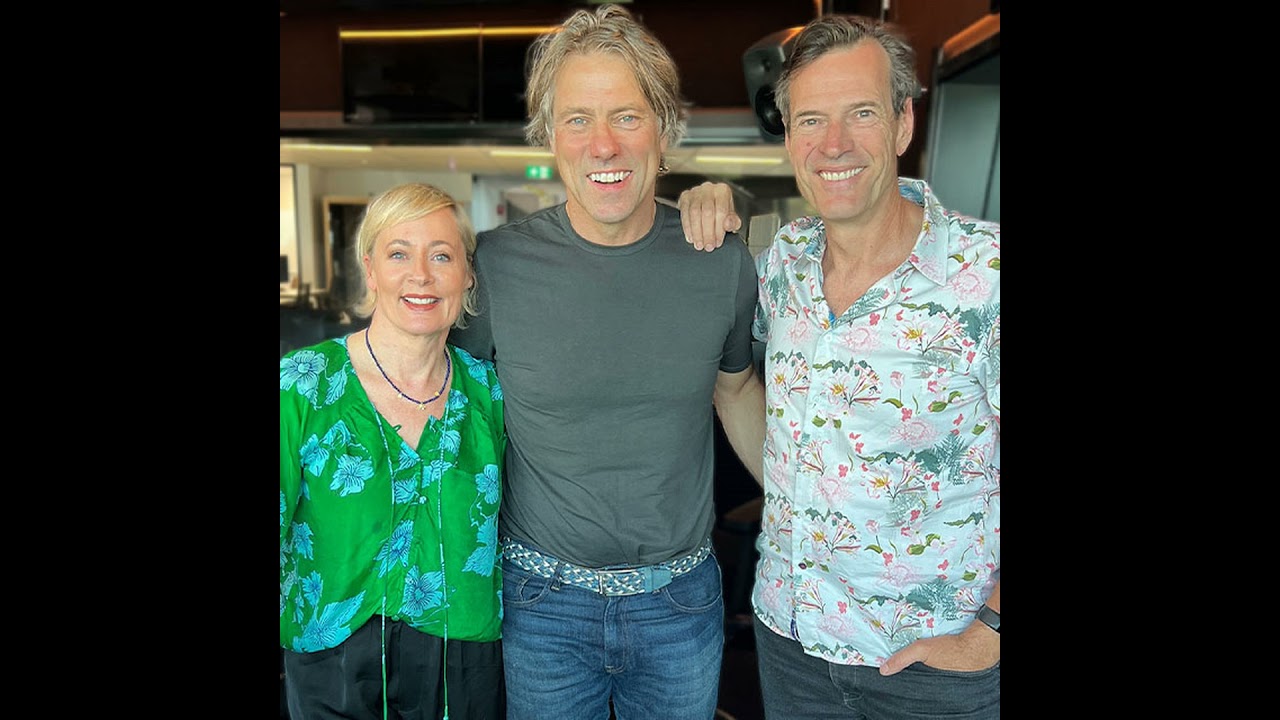 👏 EXCLUSIVE CHAT: John Bishop