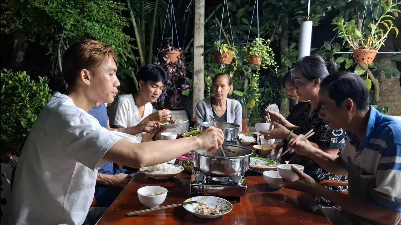 Hết Sạch Nồi Cơm Với Nồi Lẩu Mắm Đặc Trưng Của Miền Tây Thơm Ngon Béo Ngậy ! |BĐMV&Family