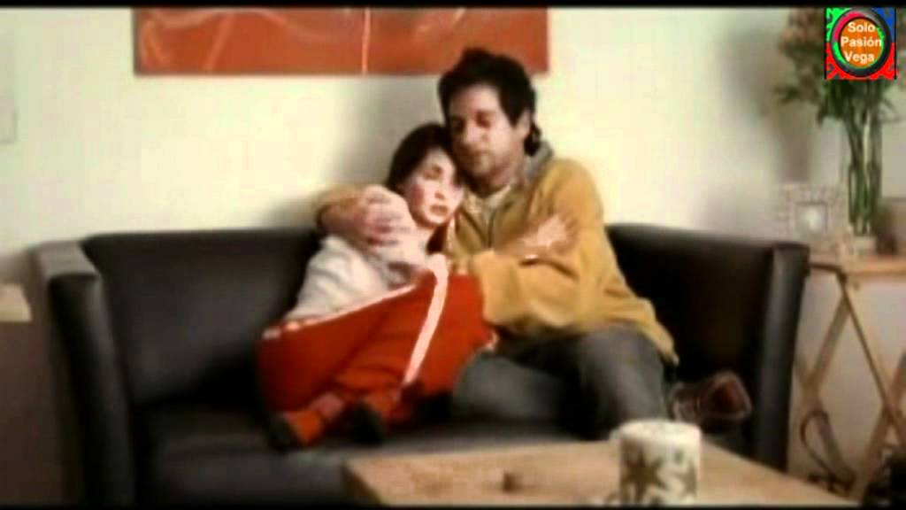 PASION VEGA Y MATERIA PRIMA - VIVIR DE LO VIVIDO (VIDEO) [2004]