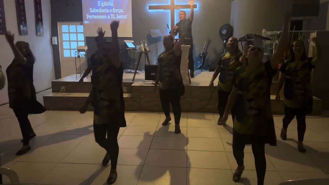 Coreografia Abre os selos.                           Nívea Soares