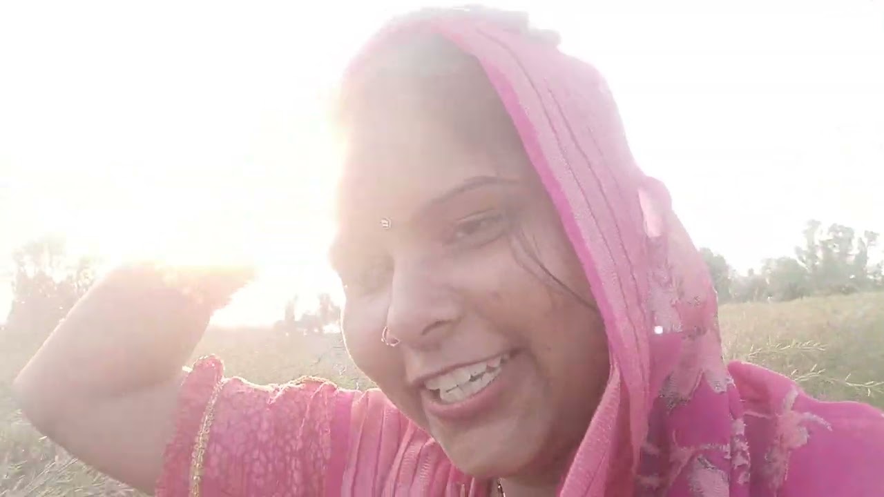 हेलो भाई स्वागत है हमारे छोटे से ब्लॉग में खेत पर गए हुए थे थोड़ा सा फनी है थोड़ा साकॉमेडी 😆😆😆😆😆