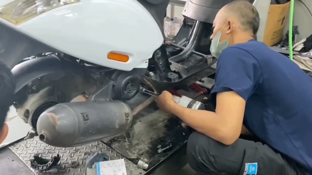 SERVICE MOTOR PIAGGIO ZIP . HABIS BERAPA ??