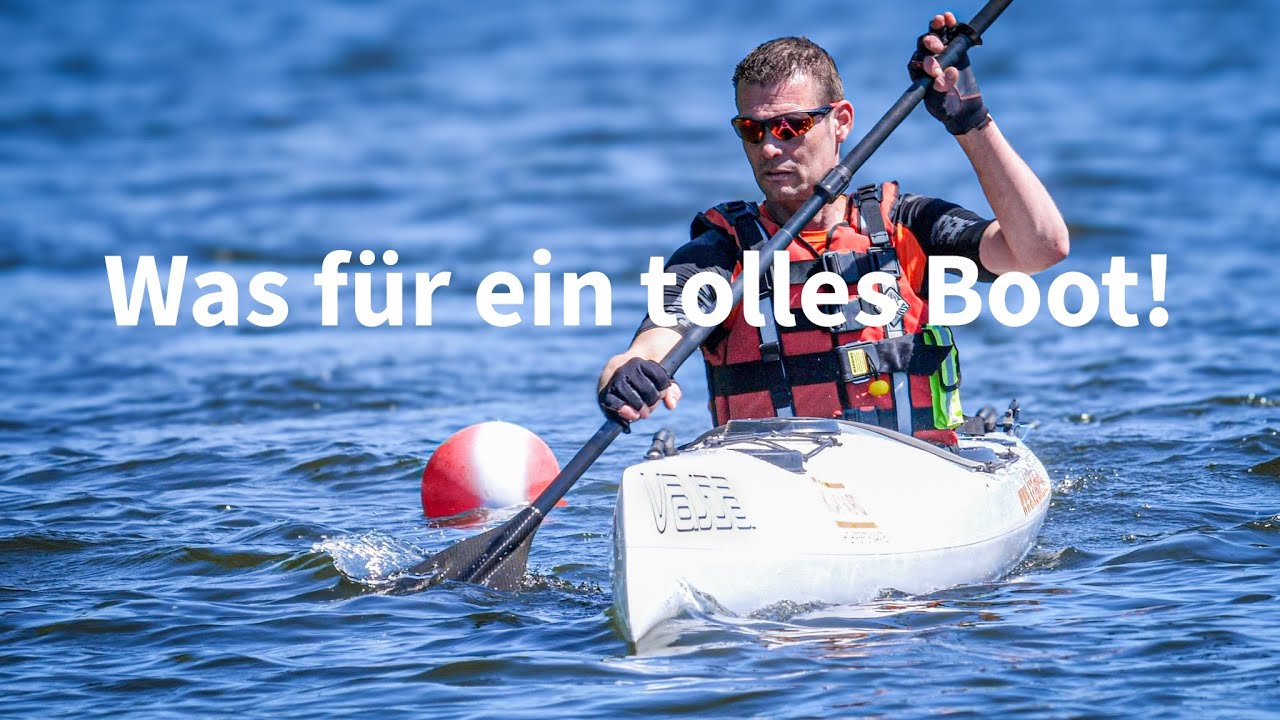 Kajak fahren schnelles Kajak mit Surfski Unterschiff VAJDA Pivot 2 UltraLite mit nur 14 kg