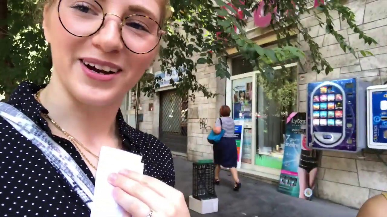vintage ~ thrift shopping in Rome, Italy
