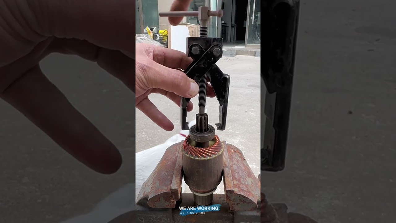 Two-Jaw Bearing Puller for Motor Bearing Removal 🔧