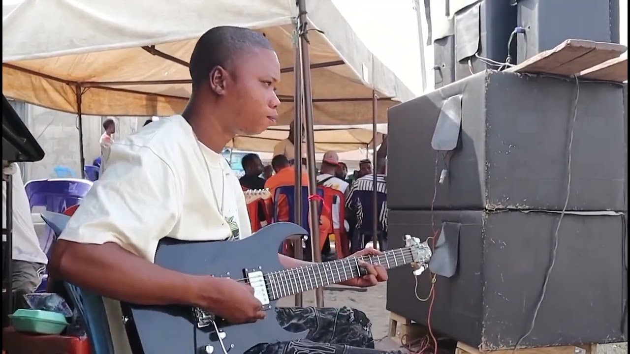 Ukwuani musician on live stage performing Eric Enuma-Okeli Uwa