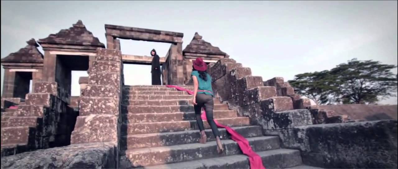 [Official Video] Fatwa Rindu - Candra Malik