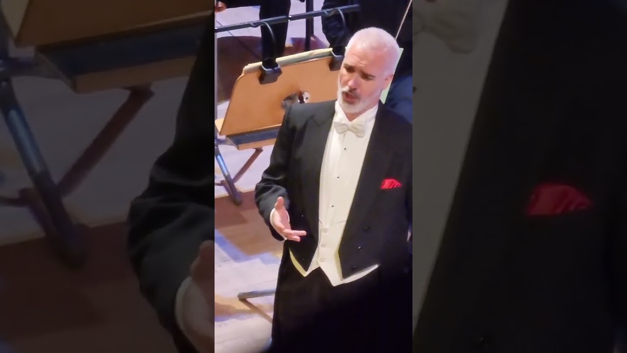 gala  fin de año 30 de diciembre auditorio Nacional. Luisa Fernanda. romanza de barítono. Manuel más