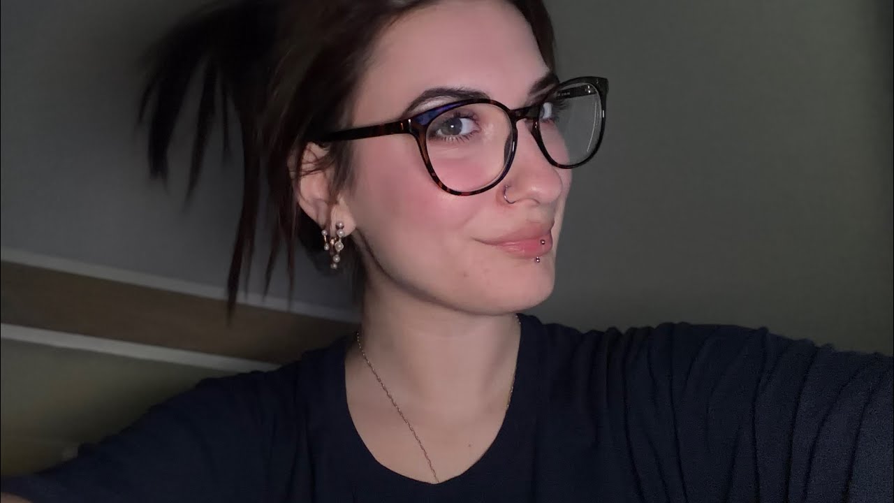 ASMR || Chewing gum while gaming 