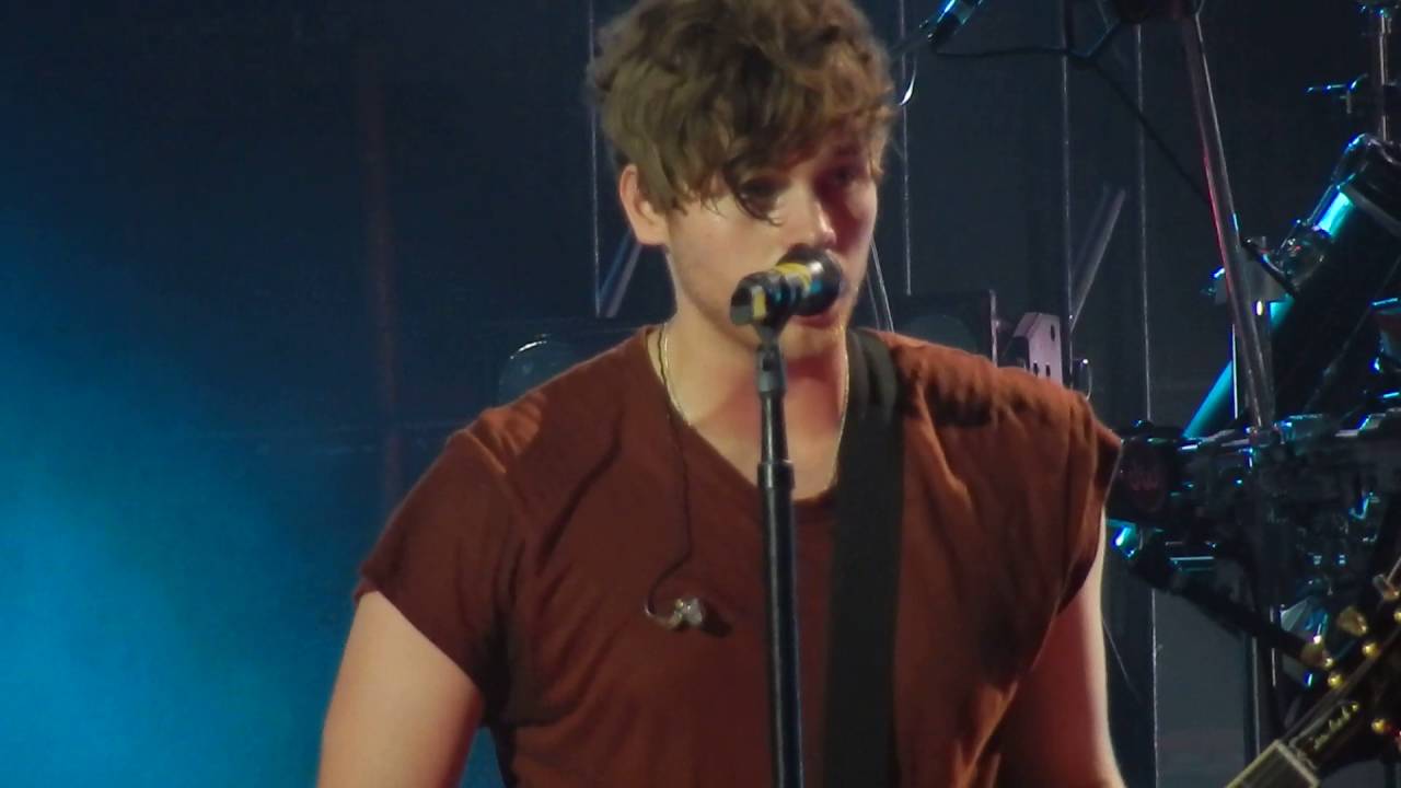 5 Seconds of Summer singing Castaway at SLFL Houston 9-18-16