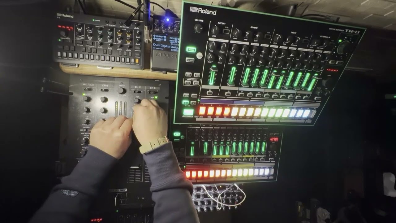 Machine DJ (Minimal Techno 107BPM) 2026/01/23 - 010