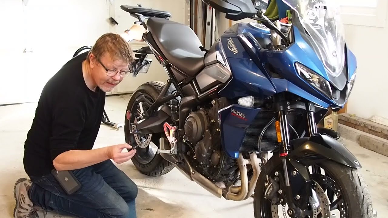 Подготовка Tiger 660 к зимнему хранению — свежее масло и фильтр